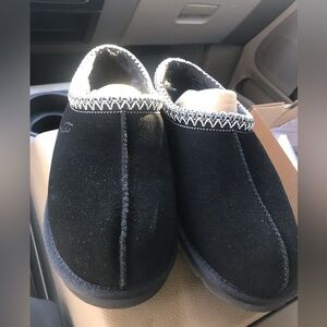 Black uggs slippers size 10 new just tried on